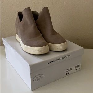 Steve Madden Wrangle Taupe wedge sneakers